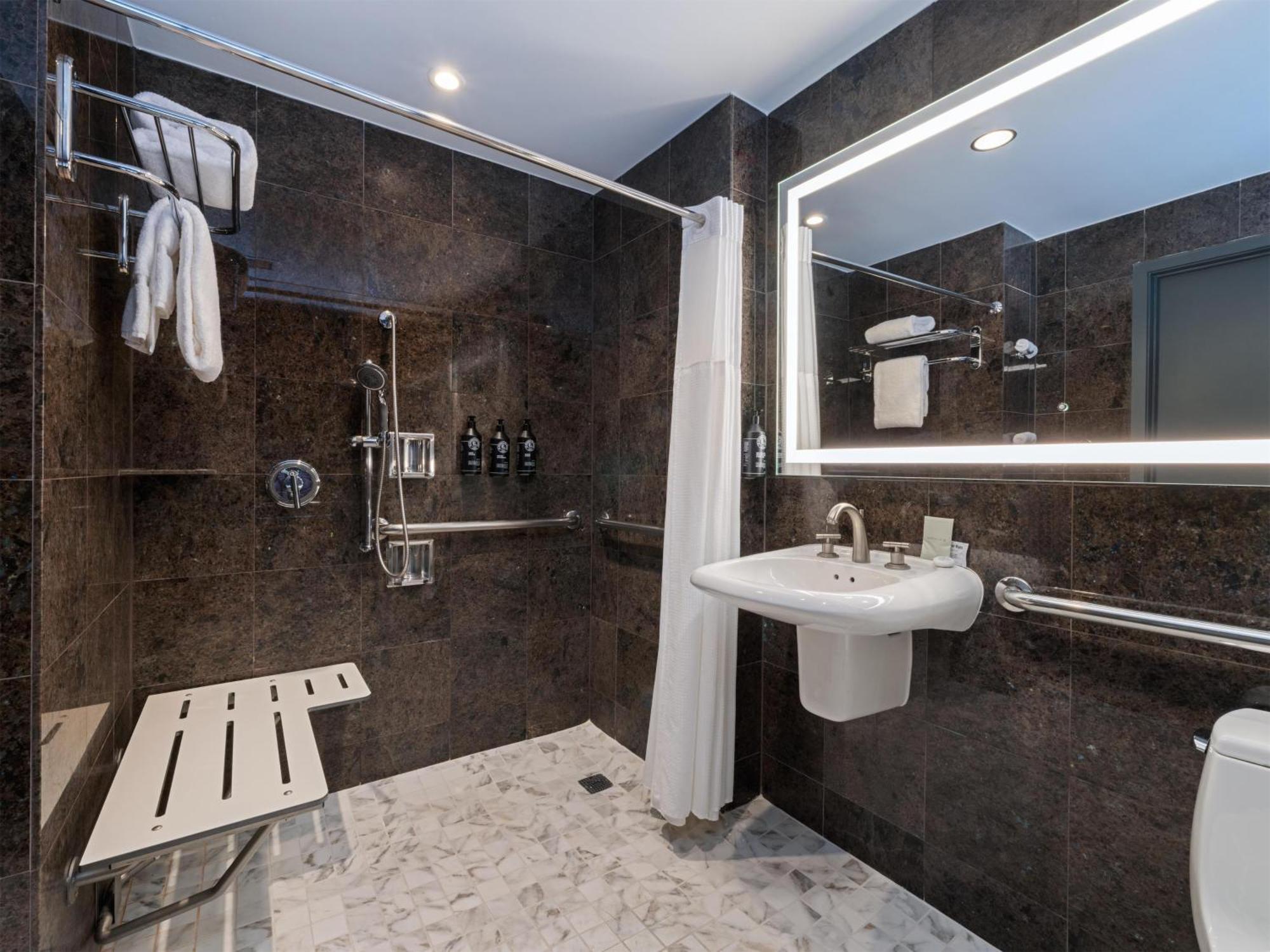Hotel The Sam Hotel, Curio Collection By Hilton