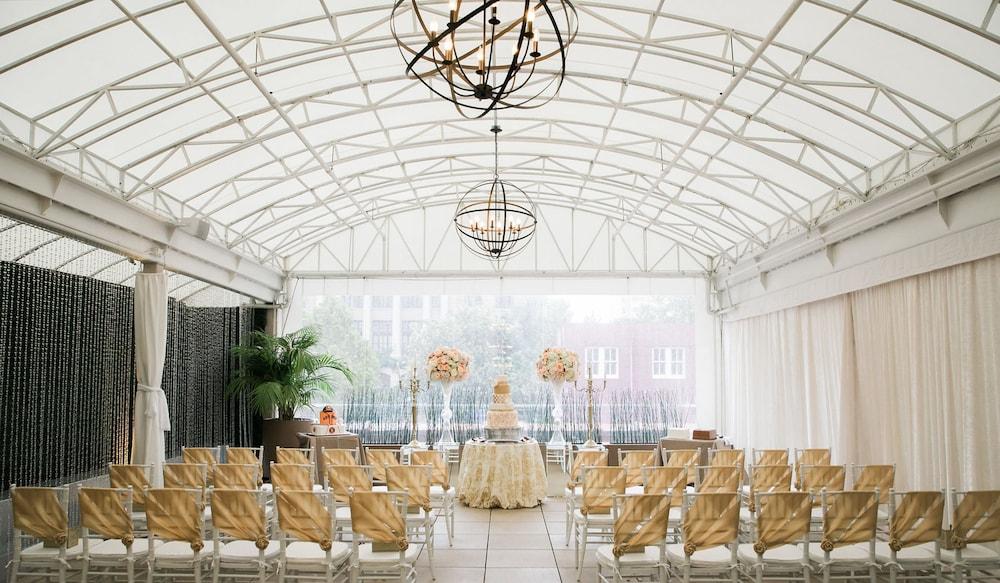 The Sam Hotel, Curio Collection By Hilton Hotel